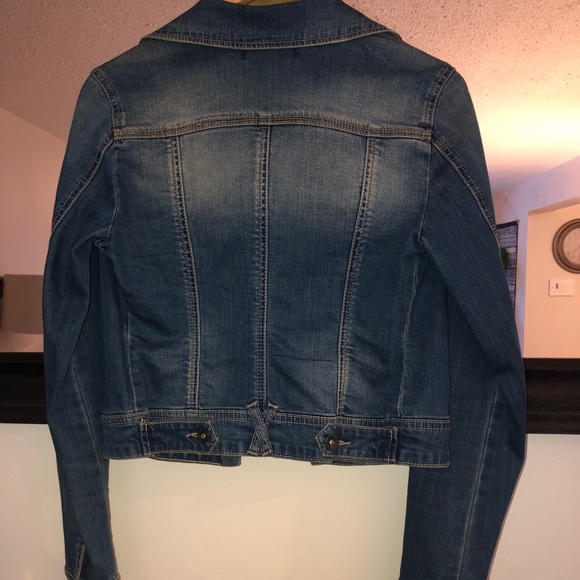 Women’s jean jacket! - Picture 3 of 3